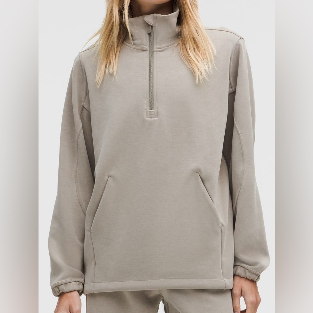 NWT✨ Lululemon Softstreme Half-Zip *Long Warm Ash Grey
Size Medium - Picture 3 of 3